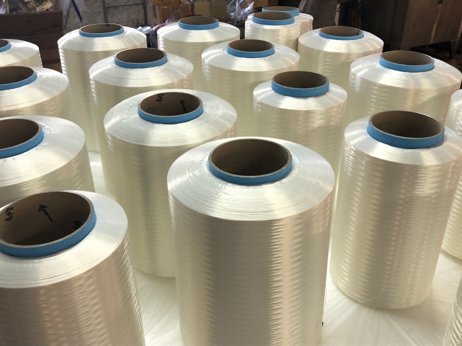 Materia prima: 100% poliestere ad alta tenacit&agrave;